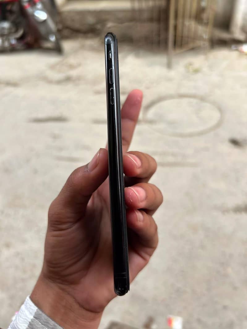 Apple iPhone 7 Plus 1