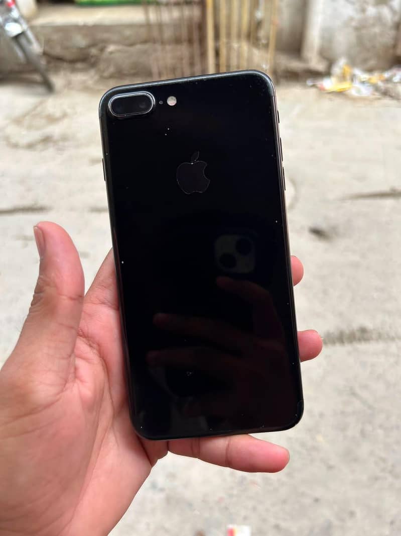 Apple iPhone 7 Plus 5