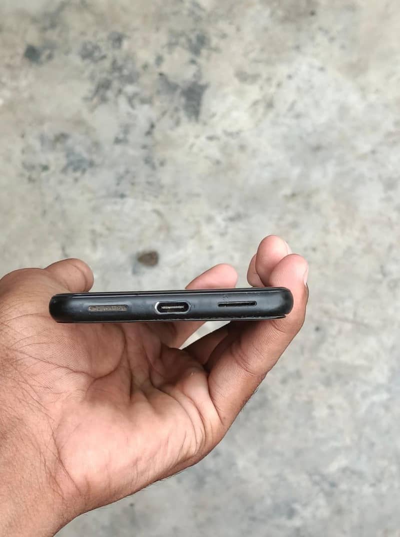 Google Pixel 4 3