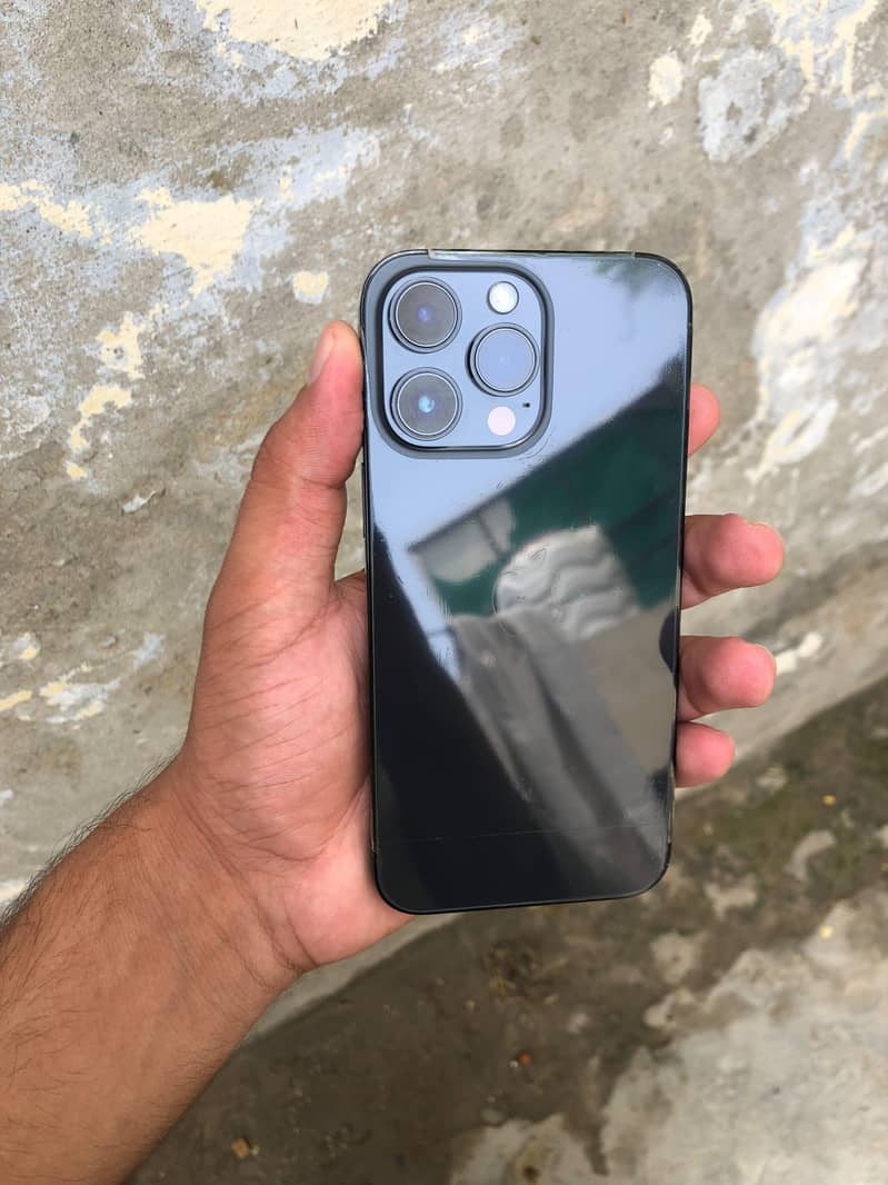 Apple iPhone 14 Pro Max 1
