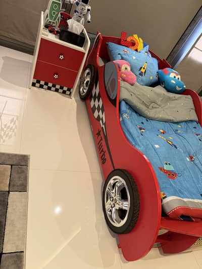 Kids car double bed with side table