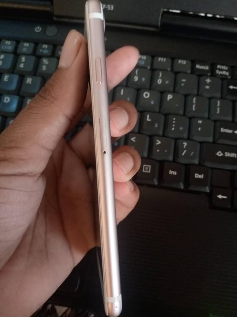 Apple iPhone 7 1