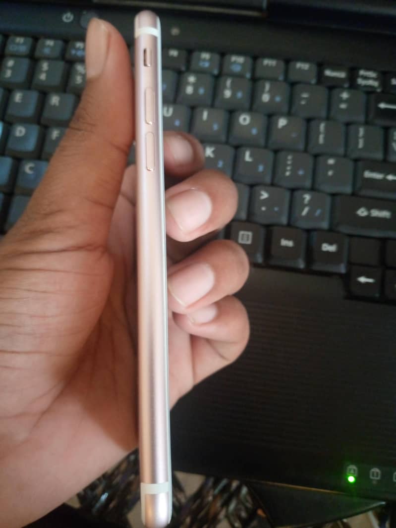 Apple iPhone 7 2
