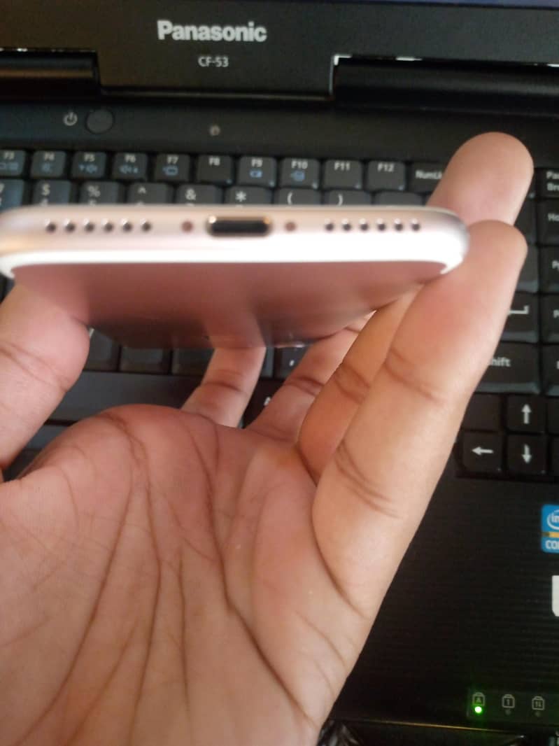 Apple iPhone 7 3