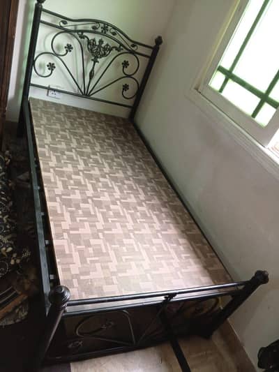 Bed & closed