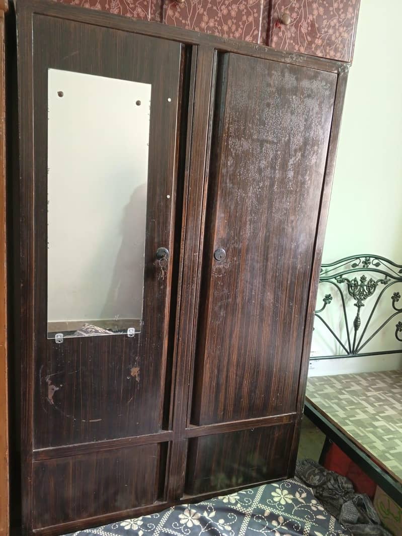 Bed & closed 4