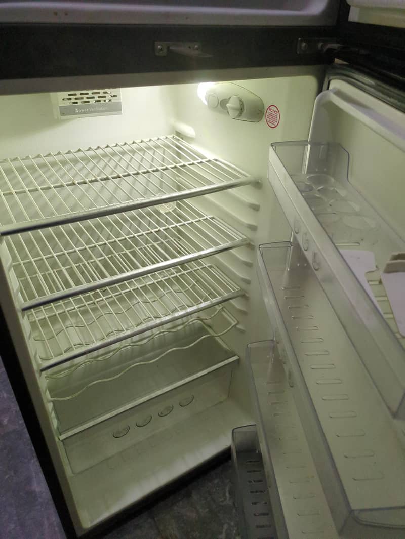 refrigerator medium size 3