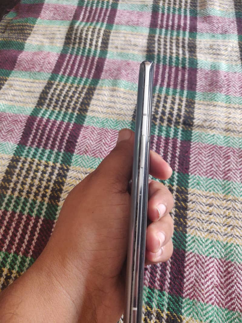 One Plus 9 Pro 6