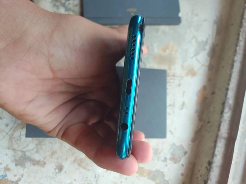 Realme 3 2