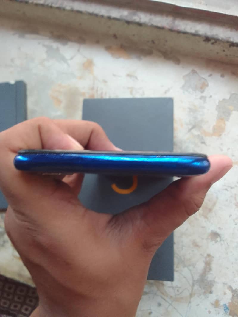Realme 3 3