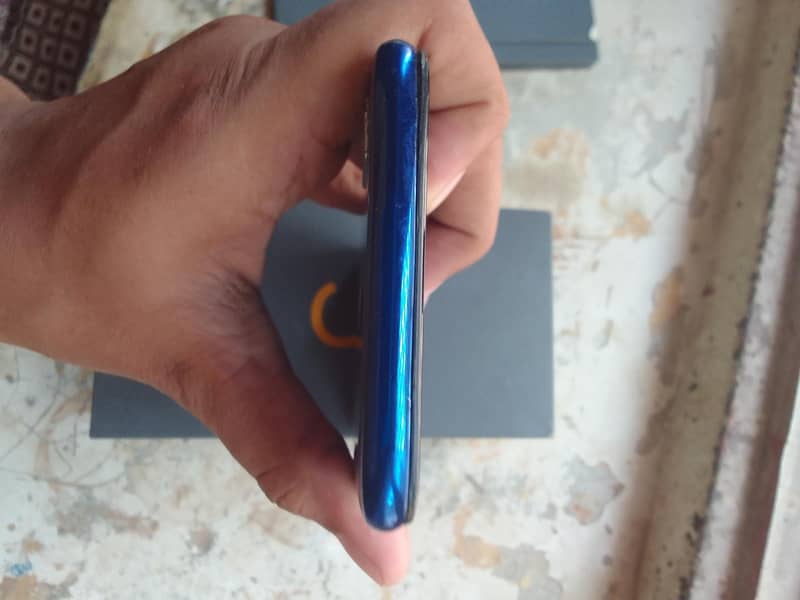 Realme 3 4