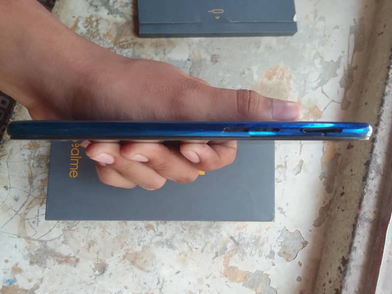 Realme 3 5