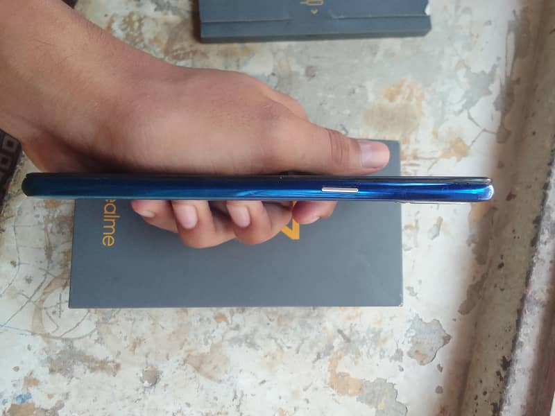 Realme 3 6