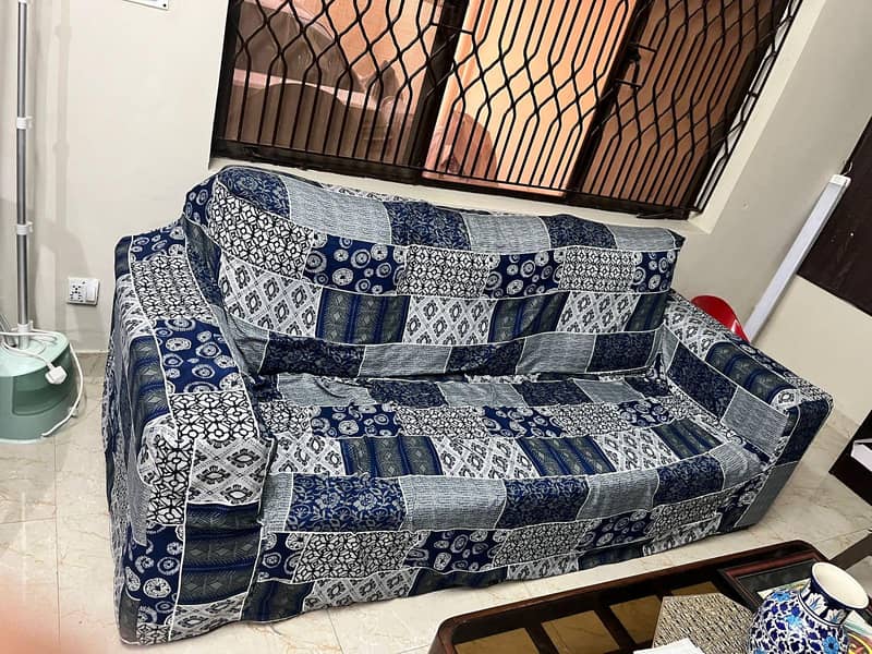 5 seater sofa 0