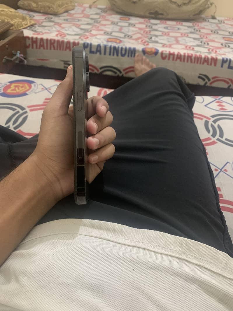 iPhone 14pro 4