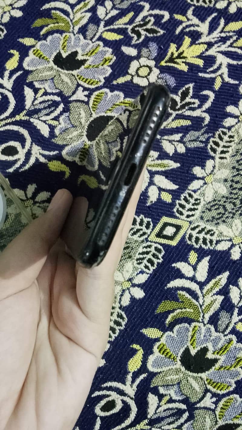 Apple iPhone SE 0