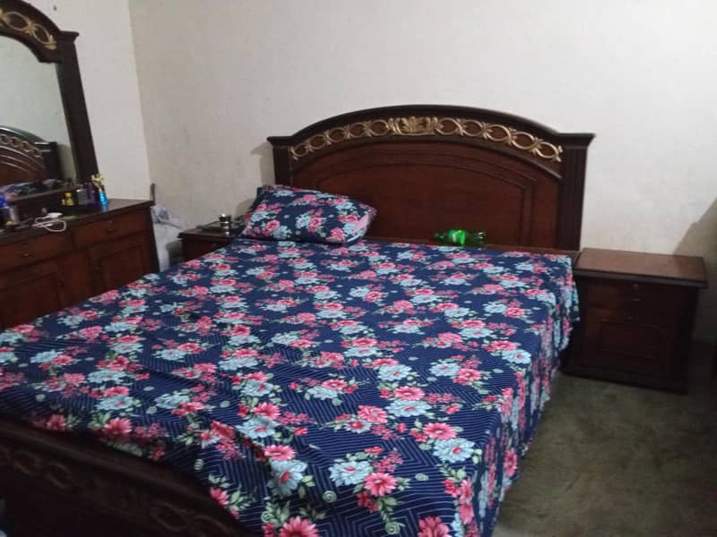 master bed dreeing and side table 1