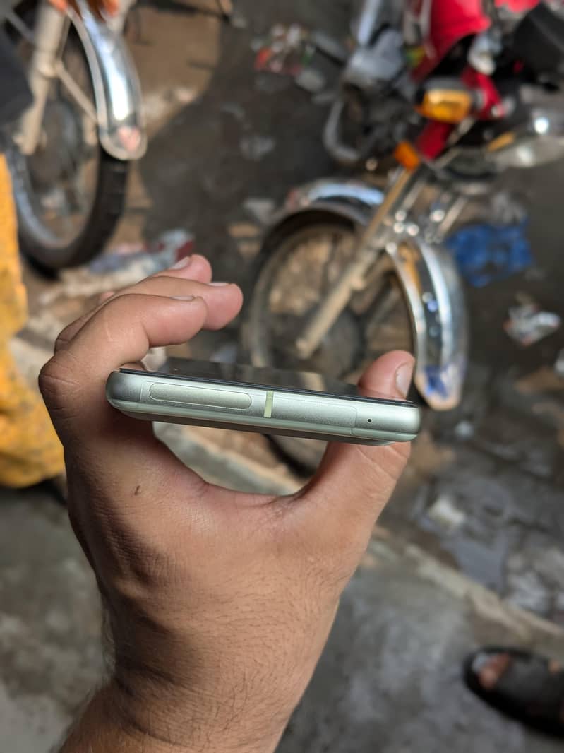 Google Pixel 7 5