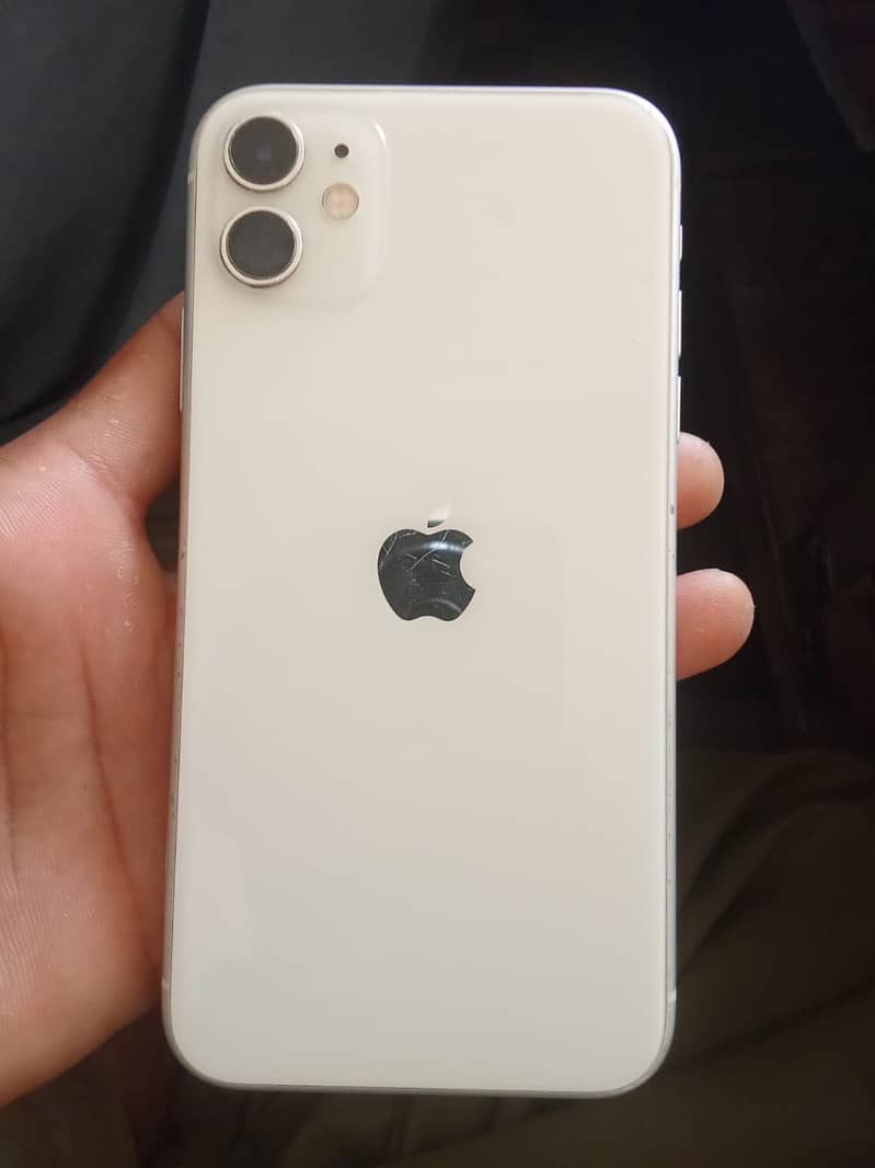 Apple iPhone 11 4