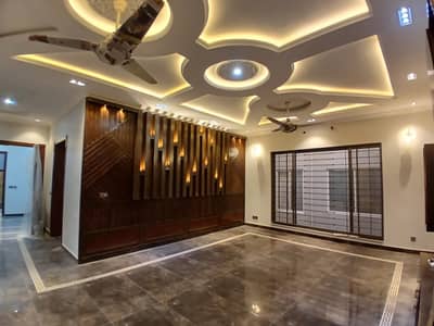 A BEAUTIFUL 22 MARLA PORTION FOR RENT