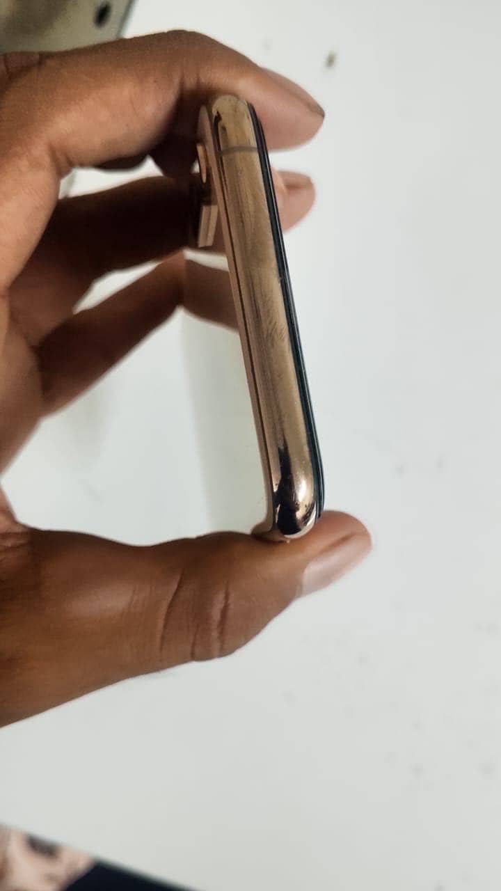 Apple iPhone X 3