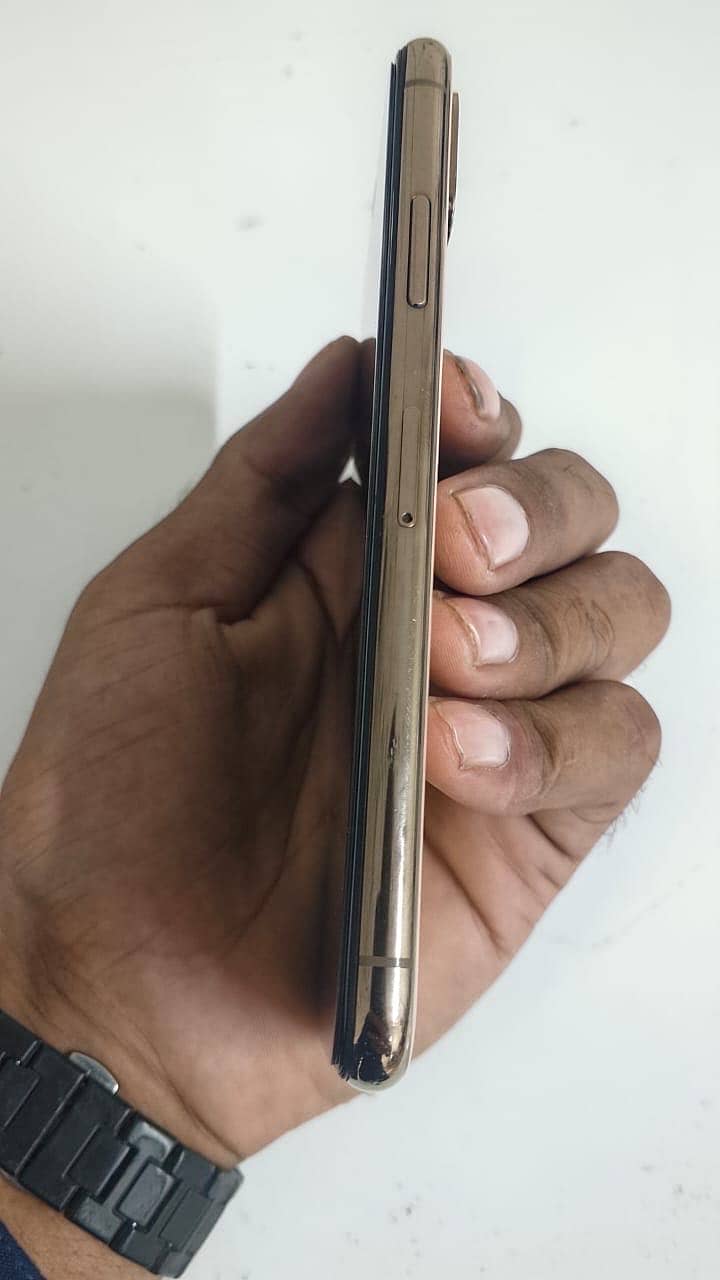 Apple iPhone X 5