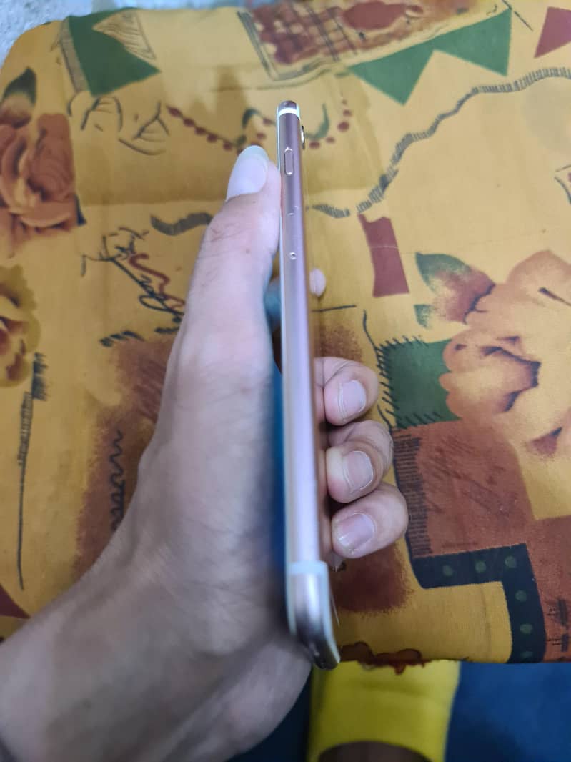 Apple iPhone 6S Plus 5
