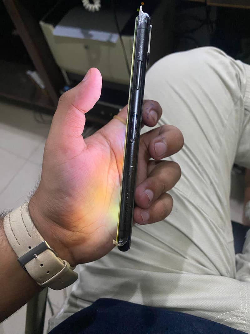 Apple iPhone X 3