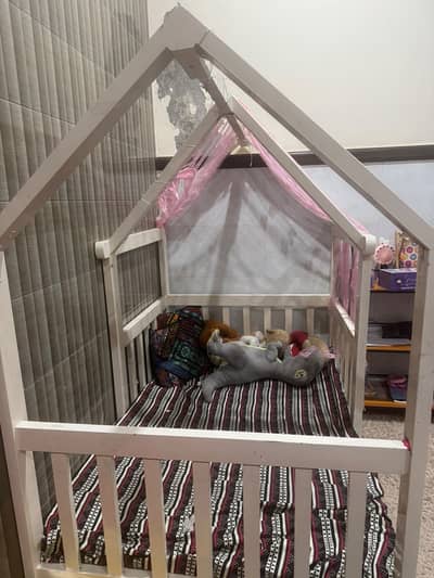 Kids bed cart