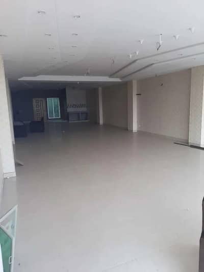 6 MARLA DOUBLE STORY BUILDING ON HOT LOCATION NEAR AIRPORT ROAD
