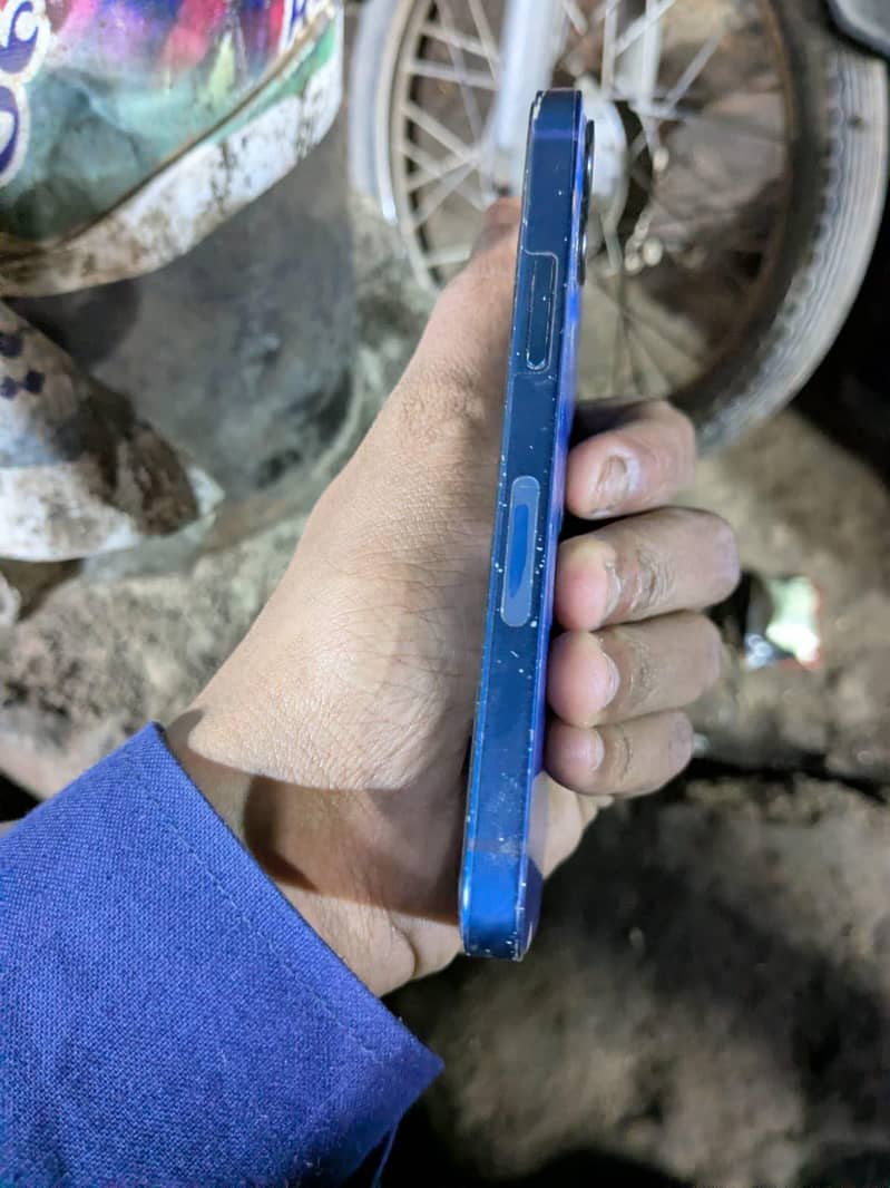 Apple iPhone 12 mini 1