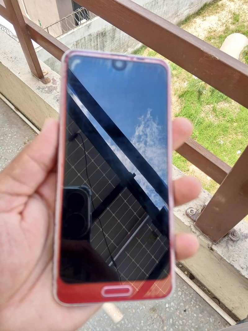 Sharp Aquos R2 2