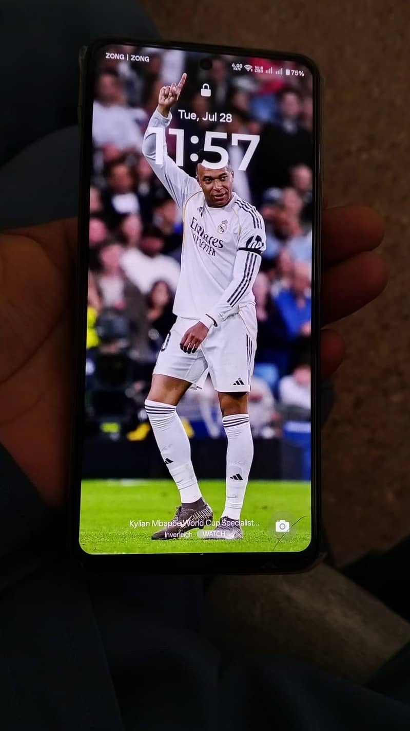Realme 13 Plus 0