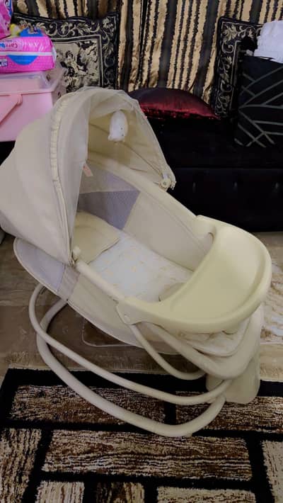 Mastela bouncer 4 in 1 Electric swing in new condition