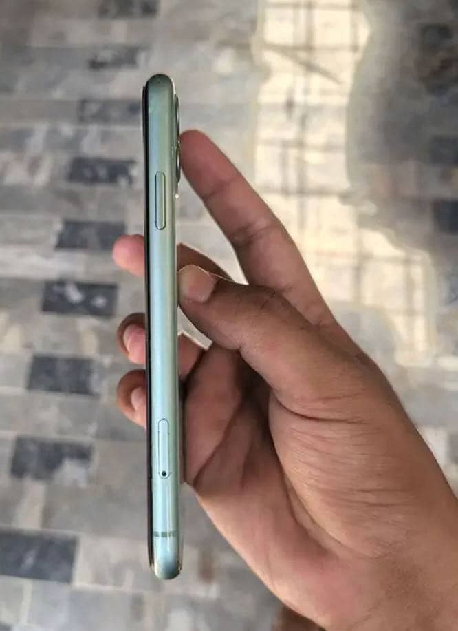 Apple iPhone 11 2