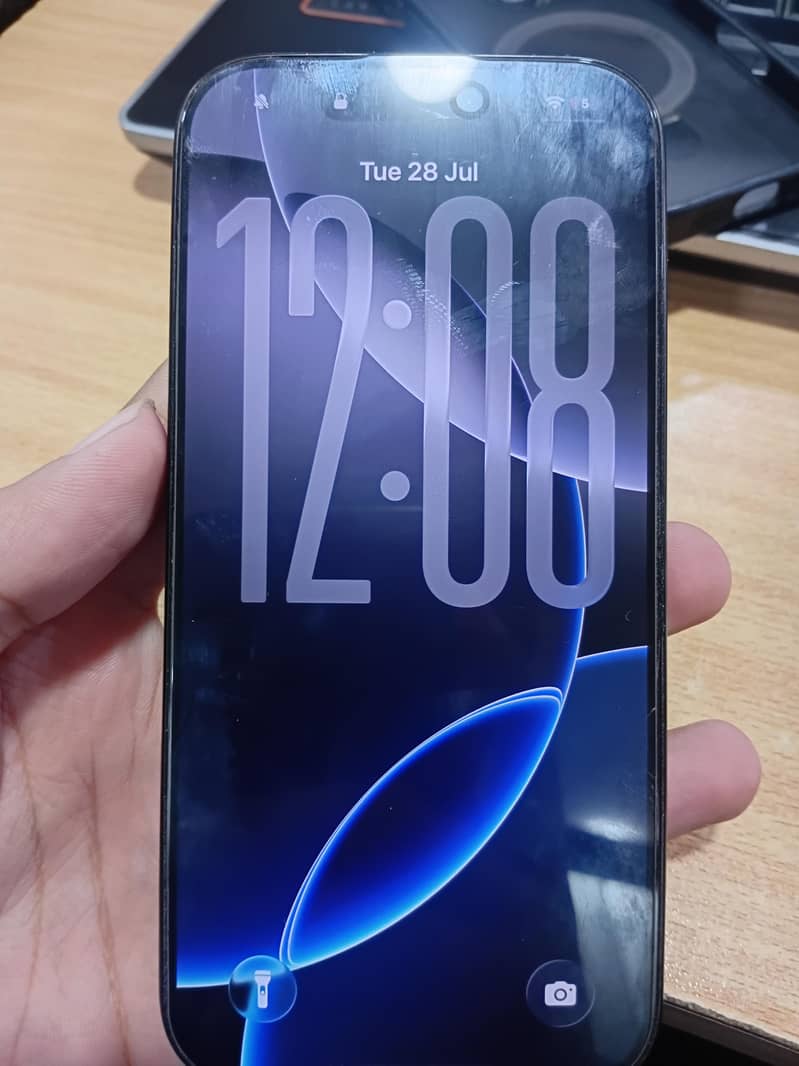 Apple iPhone 16 Pro 0