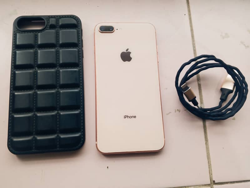 iPhone 8 Plus 0
