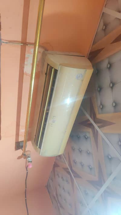1 ton ka ac hai running condition mai 03447724387