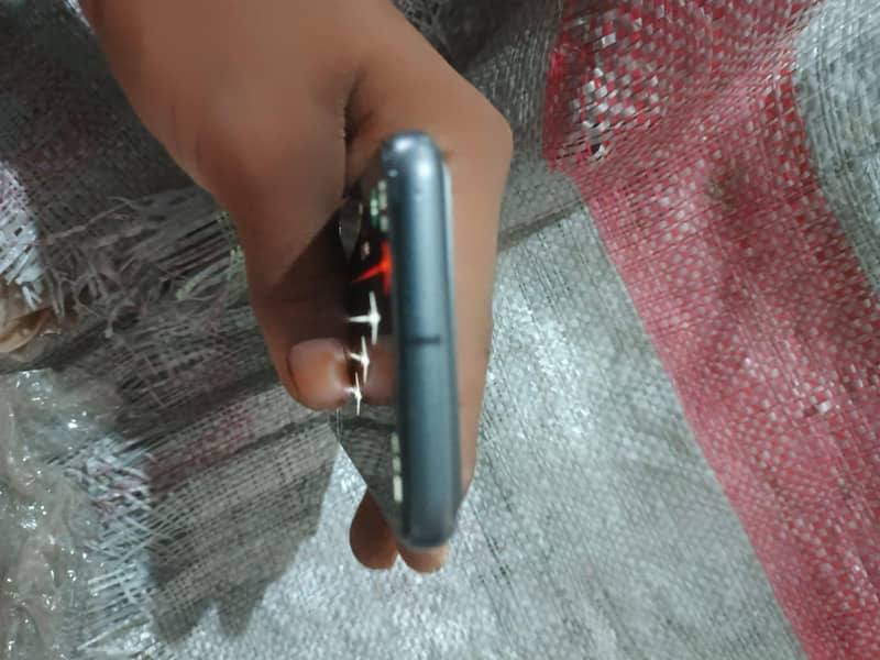 Google Pixel 8 4