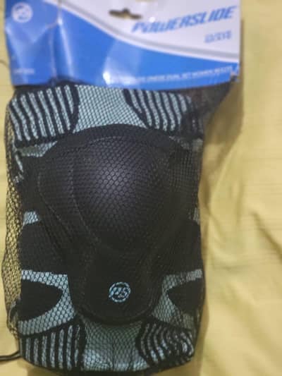skate gloves and knee pads