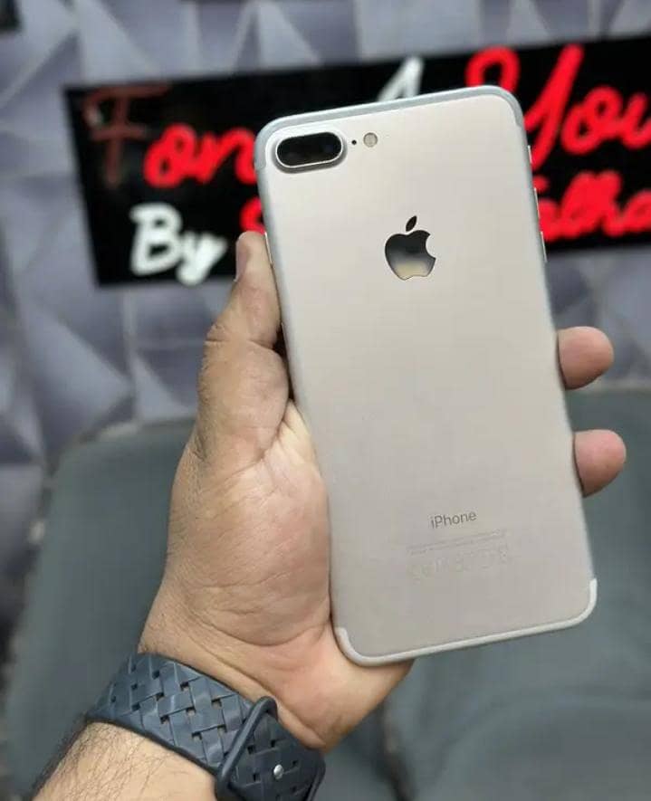 Apple iPhone 7 Plus 6