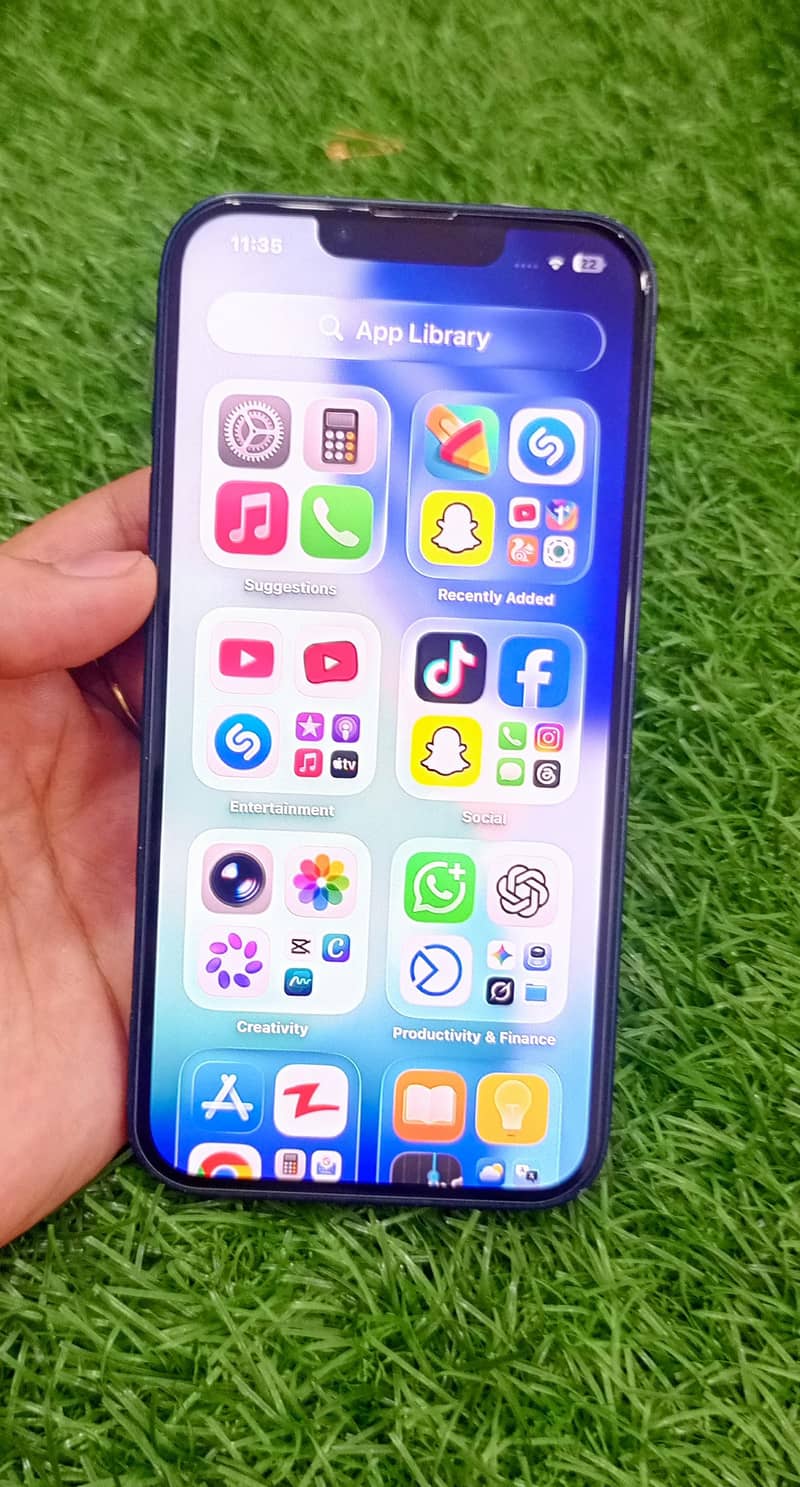 Apple iPhone 13 0