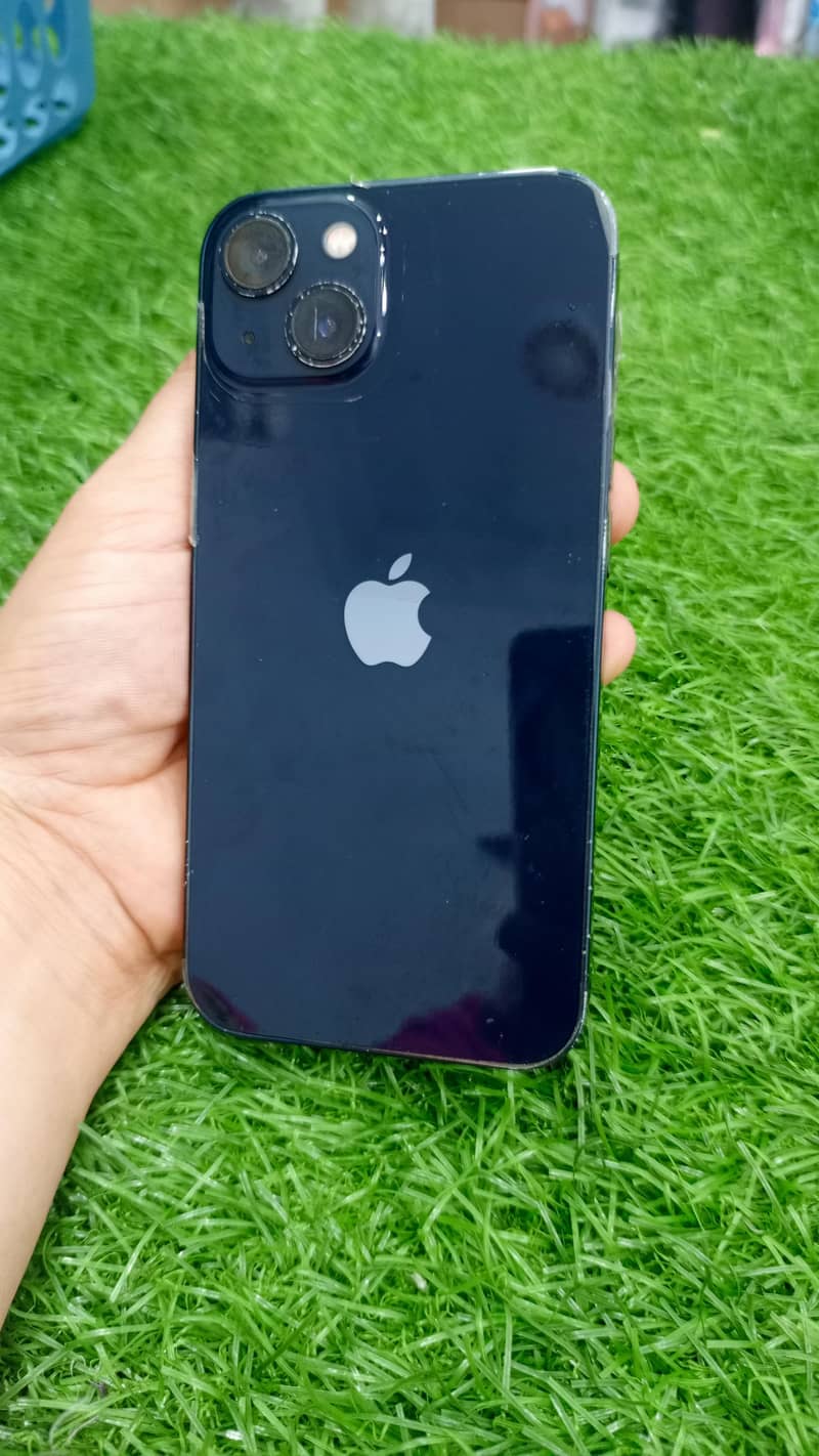 Apple iPhone 13 4