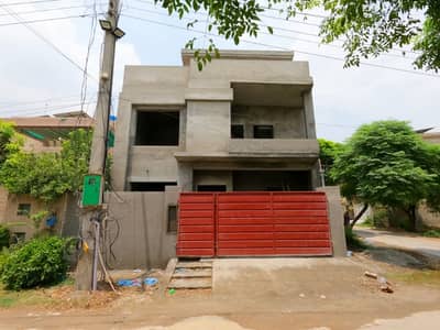 P & D Housing Society - Block B2 House Sized 8 Marla For Sale