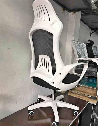 EXECUTIVE CHAIR/ STAFF CHAIR/COMPUTER CHAIR/OFFICE CHAIR/OFFICE TABLE