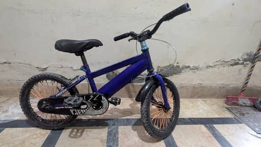 Kid cycle in good shape available for salel