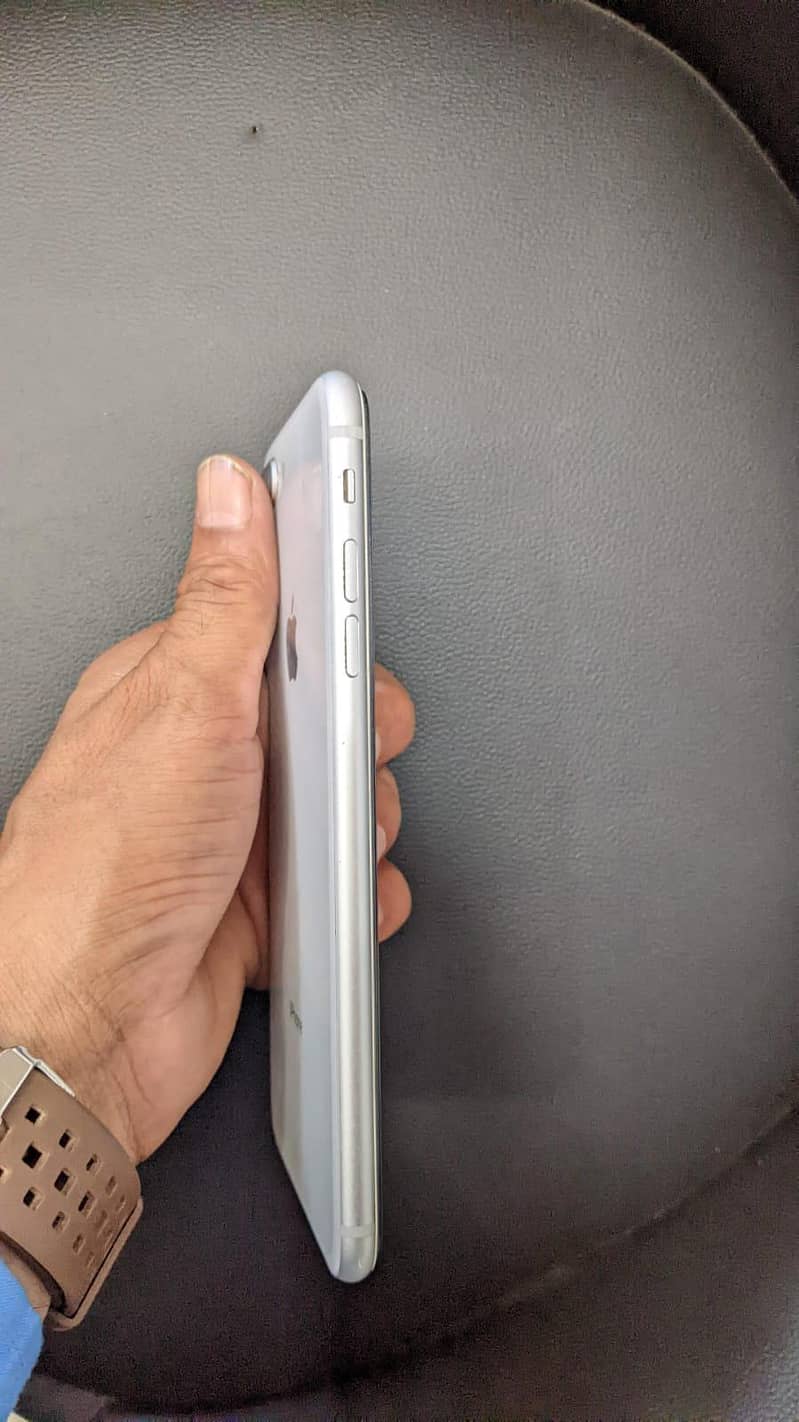 Apple iPhone 8 Plus 3
