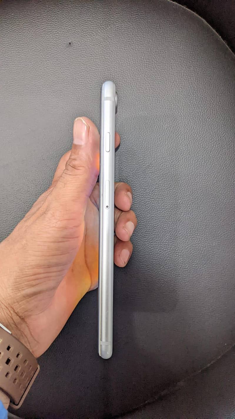 Apple iPhone 8 Plus 5