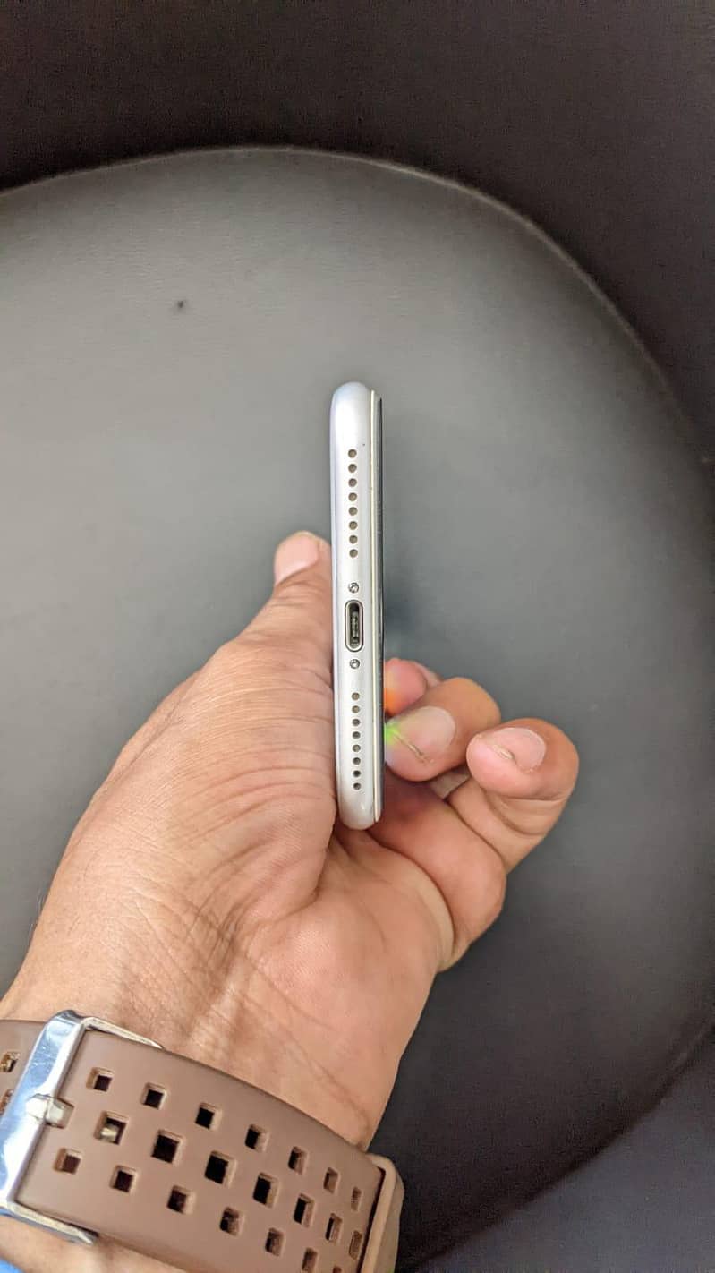 Apple iPhone 8 Plus 6