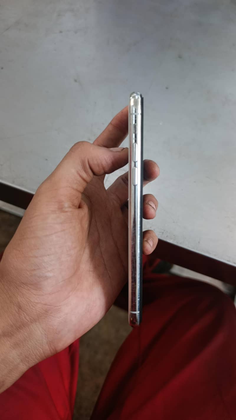 Apple iPhone X 2